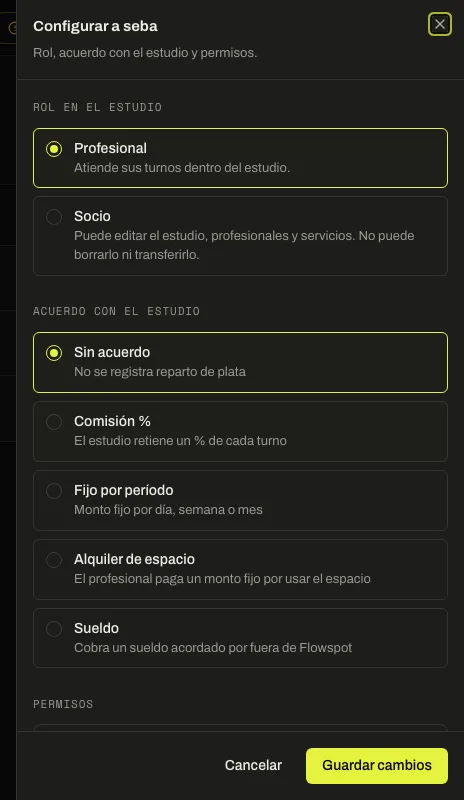 Panel Configurar de un profesional, con Rol en el estudio y Acuerdo con el estudio