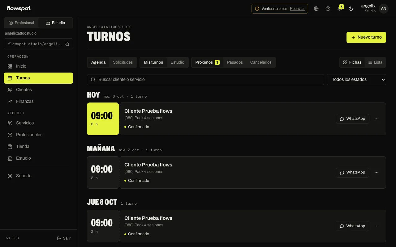 Turnos en la vista Estudio, con el filtro “Todos los profesionales” y turnos de dos profesionales distintos